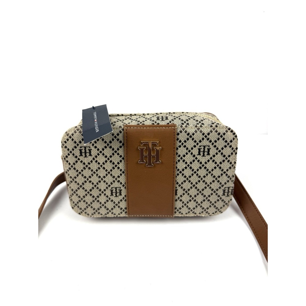 Tommy Hilfiger Signature Belt Bag Crossbody Camera Bag Monogram Canvas NWT - Picture 1 of 11